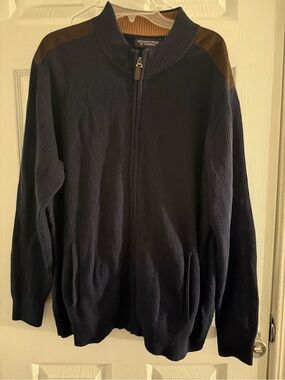 Roundtree & Yorke Men's Navy Full-Zip Sweater with Brown Shoulder Panels